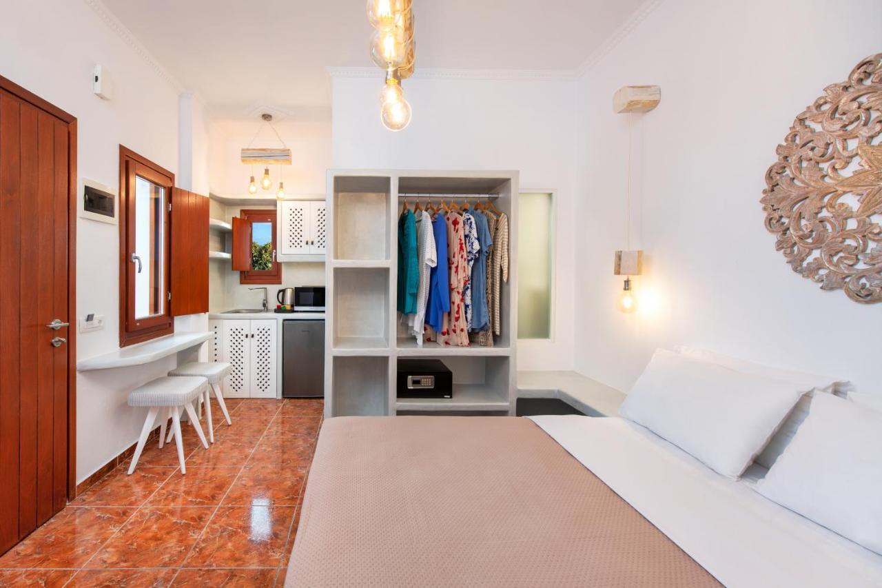 Nectarios Villa - Studios & Suites Adults Only Fira  Ngoại thất bức ảnh
